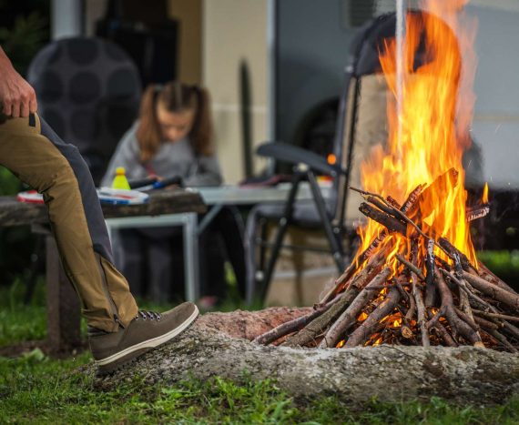 camping-with-campfire-RMGEPZK.jpg