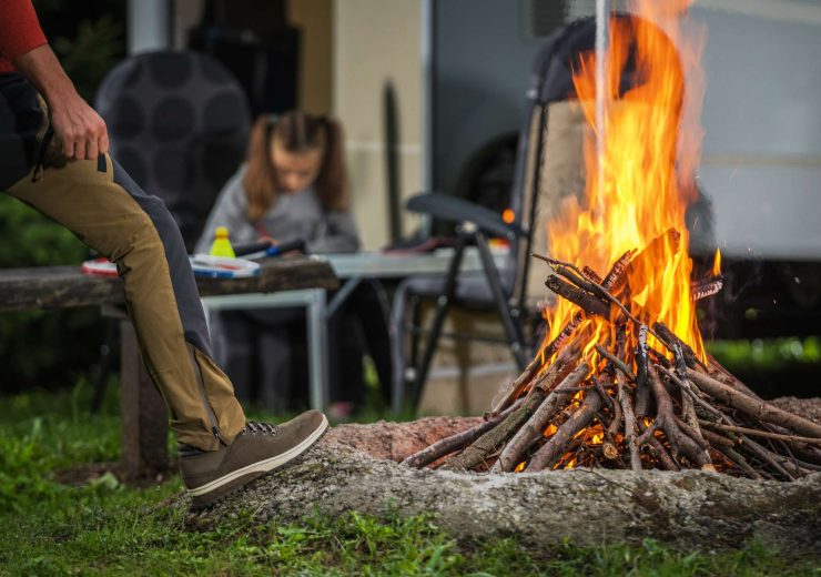camping-with-campfire-RMGEPZK.jpg